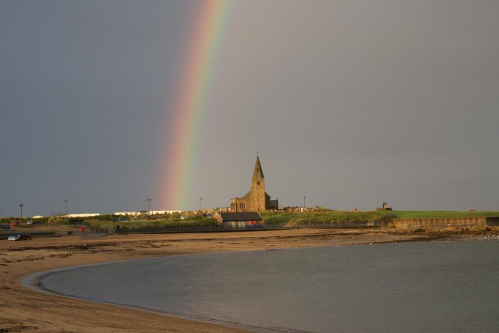 The Old Ship Hotel Newbiggin-by-the-Sea Exterior photo